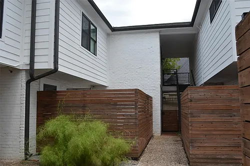 1710 Brun St #10 Photo 1 1710 Brun St #10 Photo 1
