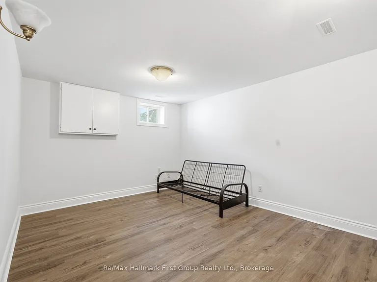 573 Sinclair St — Photo 29