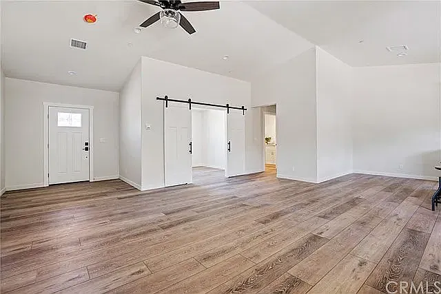 3 bed, 1880 sqft, $3,700 — Photo 2