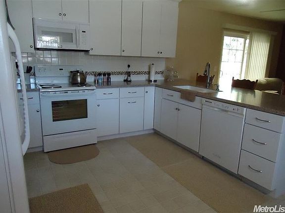 3rd image of 1351 Nancy Ct