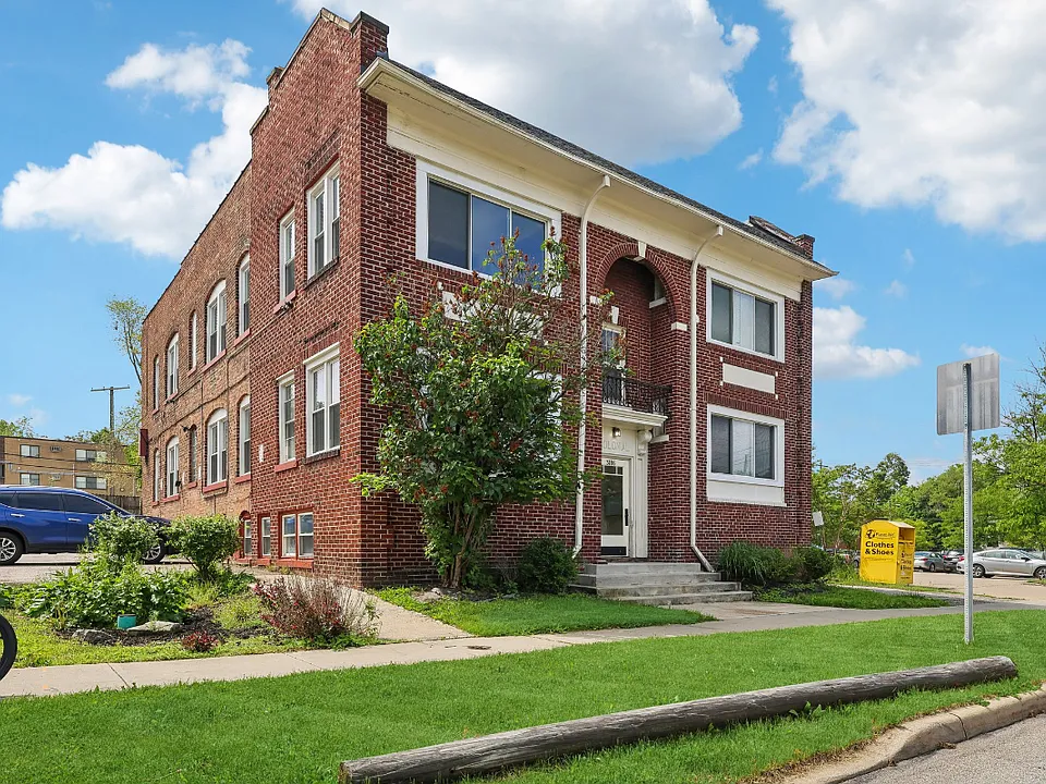 3186 Euclid Heights Blvd #4