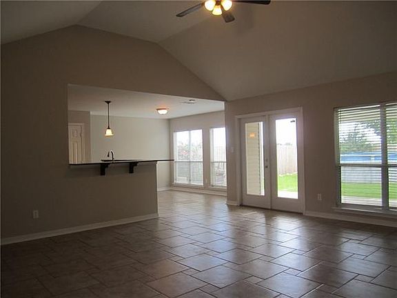 5th image of 1668 Nottingham Dr