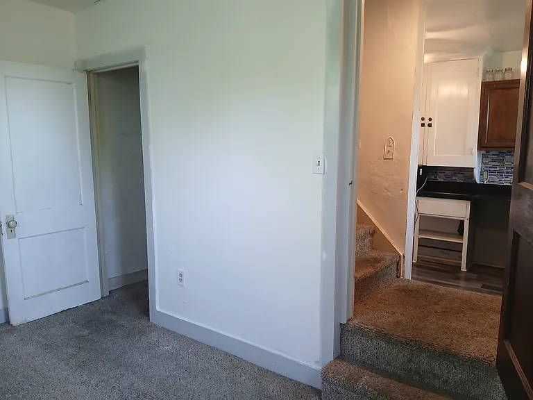 244-246 Reifert St #1 — Photo 16