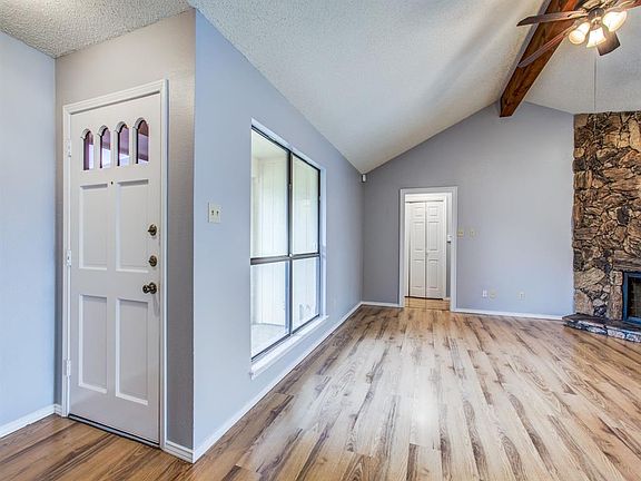 4th image of 1130 Holly Ln