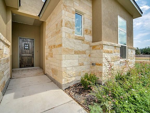 4th image of 205 Park Cir