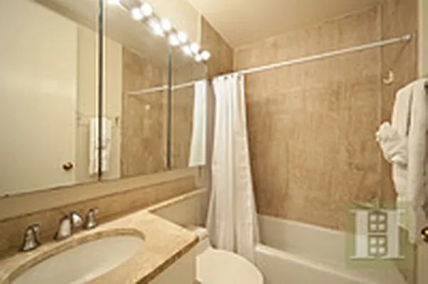 Rented by Luxury Property Group | media 12