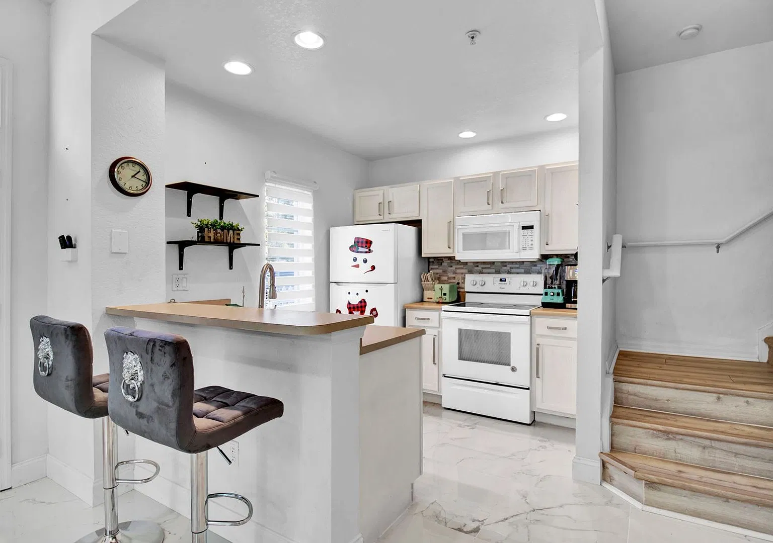 Spacious 4BR Townhome in Kissimmee — Photo 2