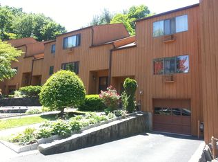 4 Amber Dr, Croton On Hudson, NY 10520