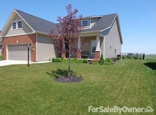 112 Denton Dr, Savoy, IL 61874