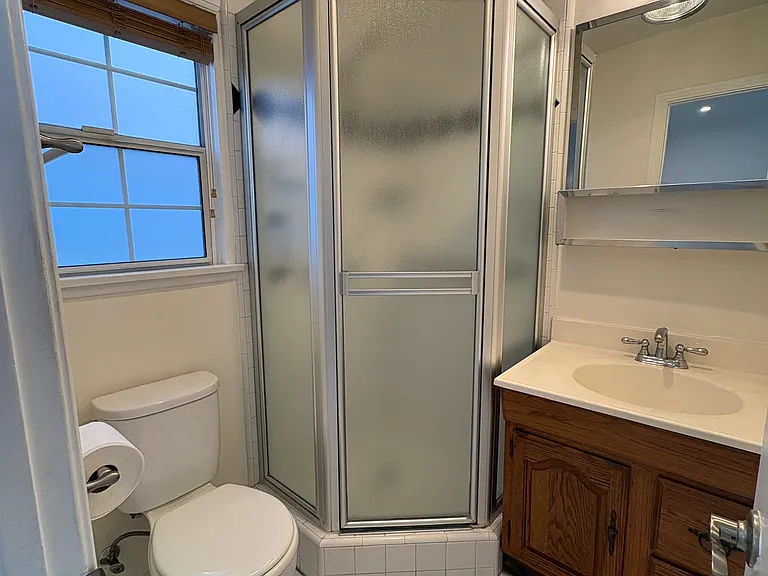 12606 Bonaparte Ave — Photo 11