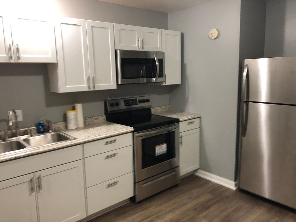 1st image of 19 Lawson Ct