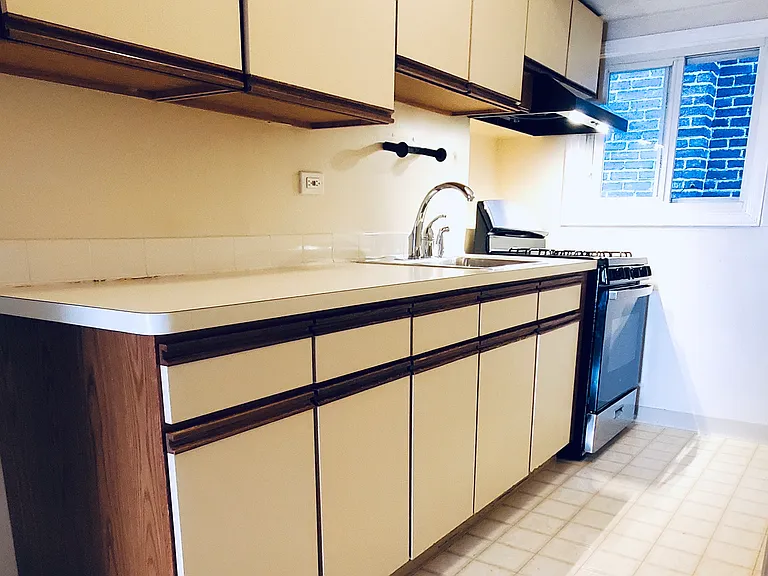 184 Saint James Pl #2 — Photo 7