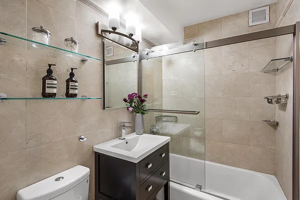 Sold by Hauseit LLC | media 17