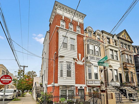 2nd image of 106 1/2 Lafayette St