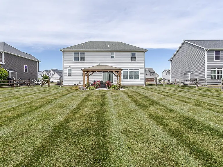 14825 Saddle Horn Dr — Photo 52