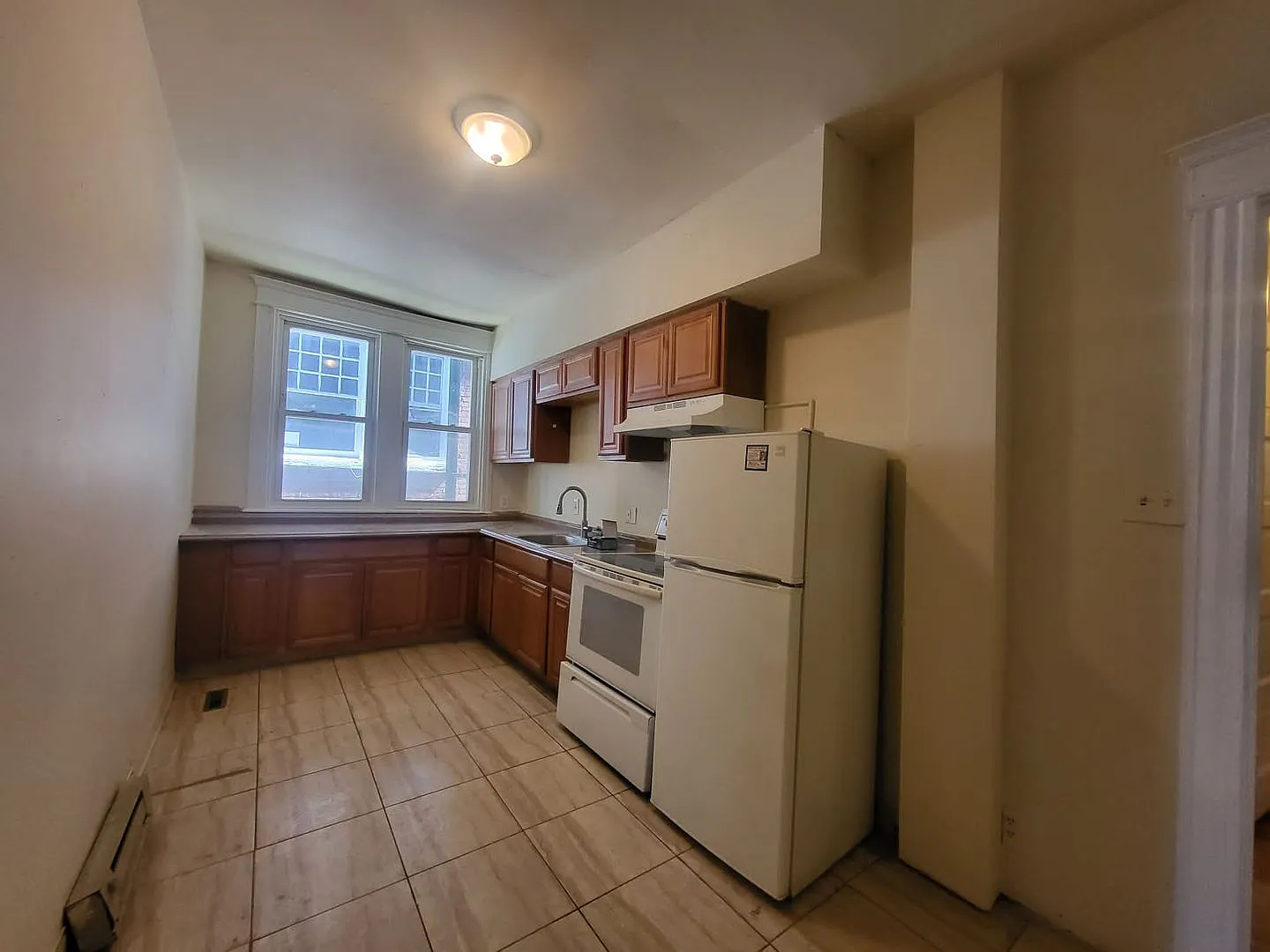 1639 West Turner Street — Photo 3