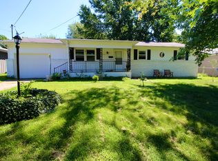 1254 S Estate Ave, Springfield, MO 65804