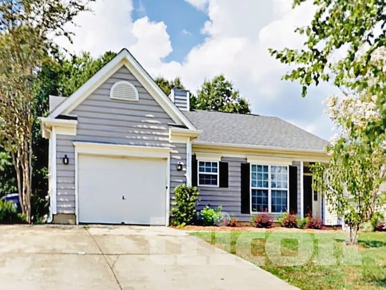 8600 Warwick Crest Ln — Photo 1