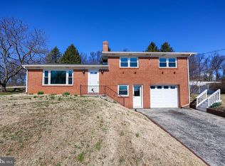 29 Merrin Rd, York, PA 17402
