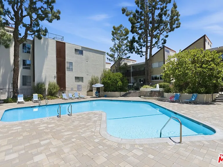5900 Canterbury Dr #B217 — Photo 11