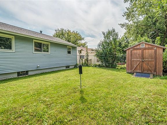 5th image of 213 Crestview Dr
