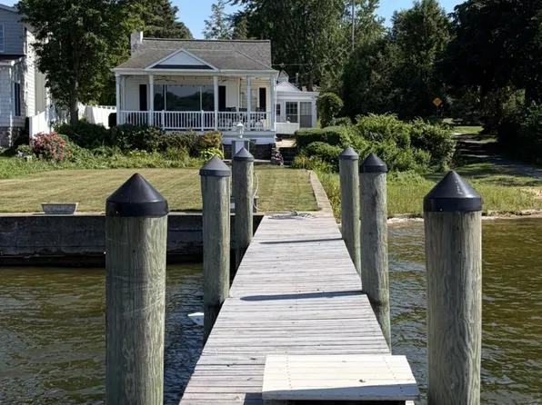 509 Buena Vista Dr, Spring Lake, MI 49456