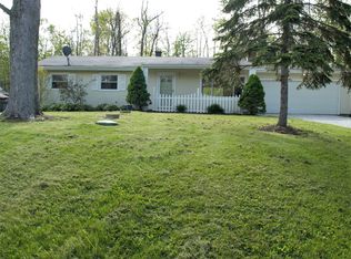 13054 Cherry Ln, Chesterland, OH 44026
