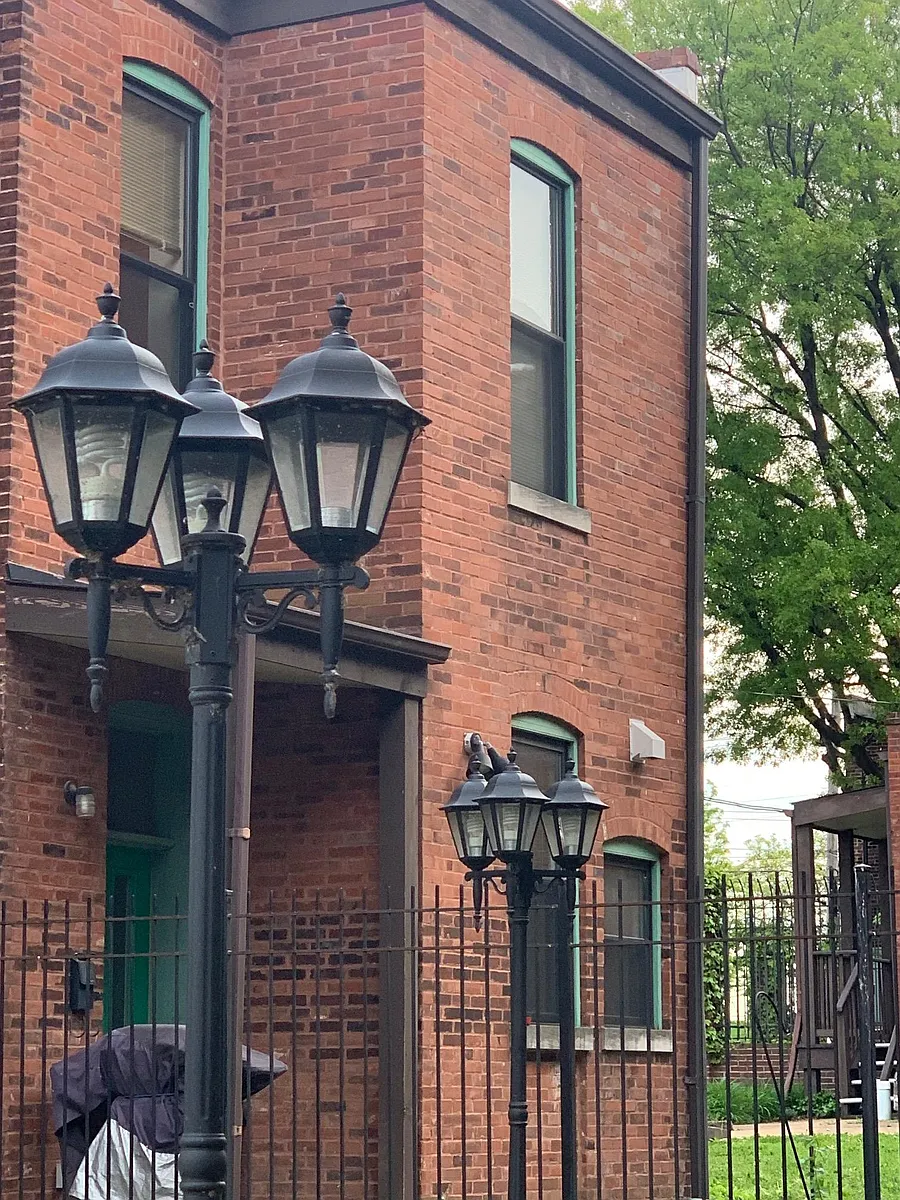 Building Photo - 1016 Barton St