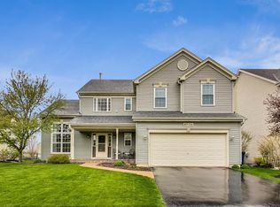 40W216 Chapman Ct, Geneva, IL 60134