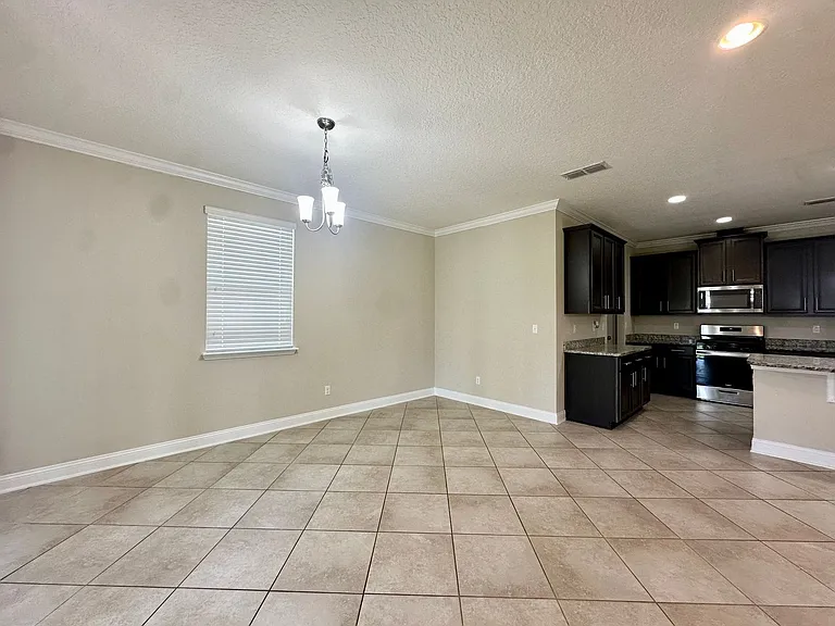 481 Shetland Dr — Photo 5