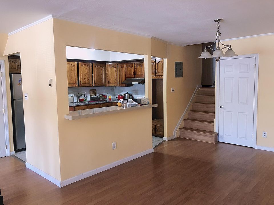 1st image of 2412 Cropsey Ave