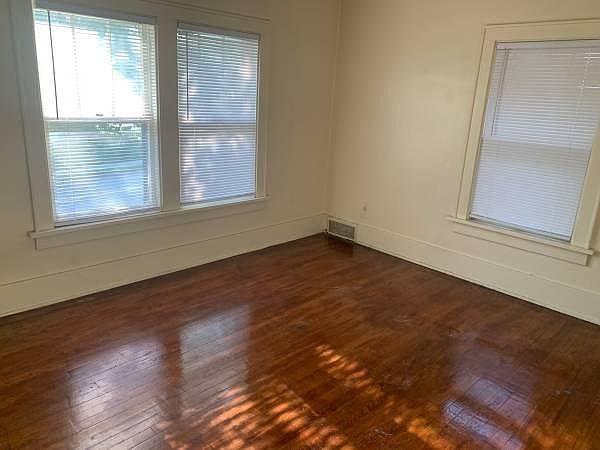 2nd image of 307 N 38th St