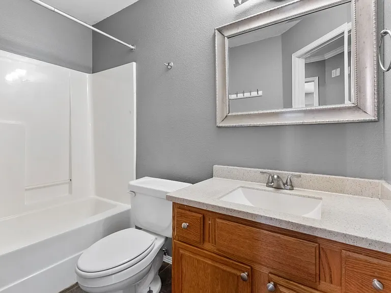 S Erika Ave Duplex — Photo 15