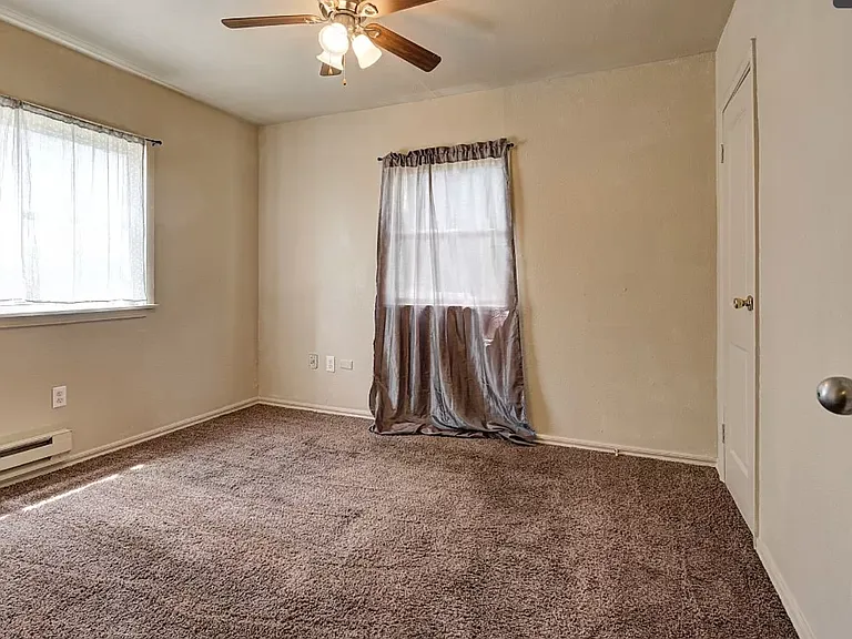 312 SW 23rd St #1 — Photo 11
