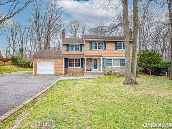 39 Spruce Street, Smithtown, NY 11787