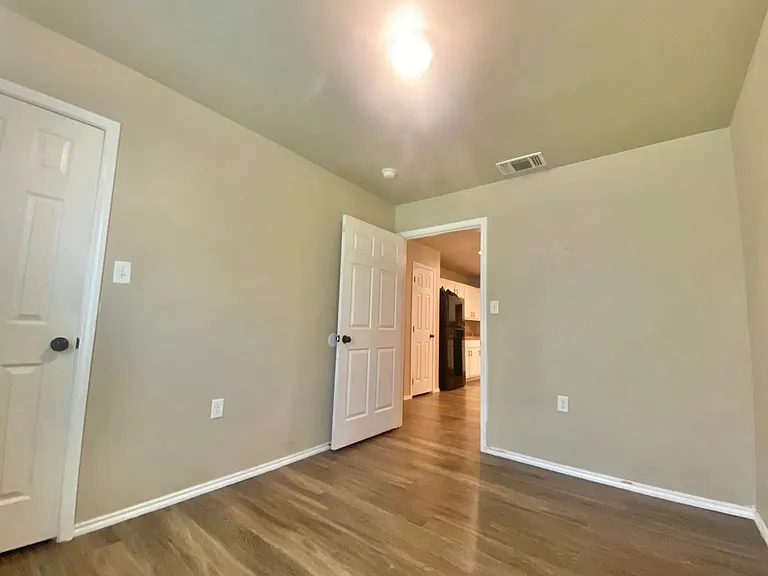 1512 E Ursuline St #2 — Photo 5