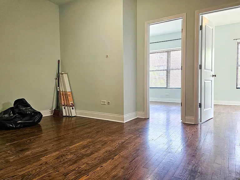 4100 N Kedzie Ave #2E — Photo 4