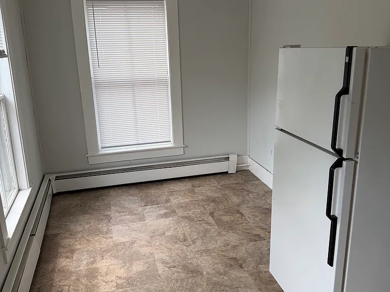 1073 Union Ave #B — Photo 4