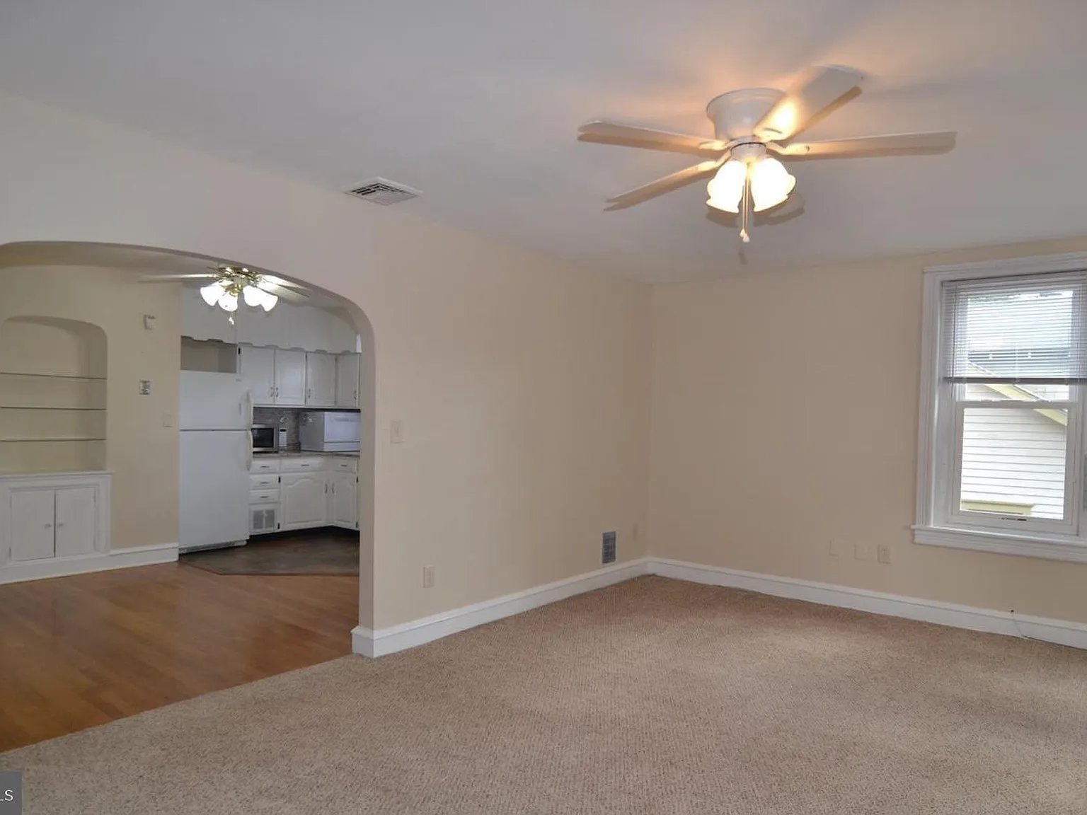 2 bed, 1.0 bath, 2120 sqft, $2,350 — Photo 4