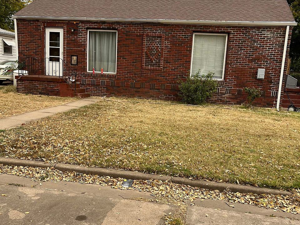 2nd image of 602 University Pl