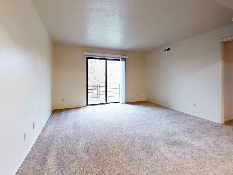 Pine Knoll Apartments — Photo 83