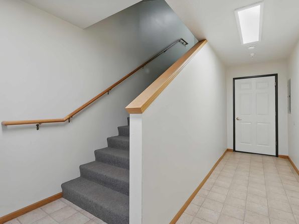 209 E Price St UNIT 203, Eldridge, IA 52748