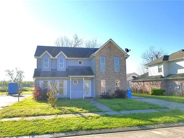 1st image of 3017 Lakewood Dr