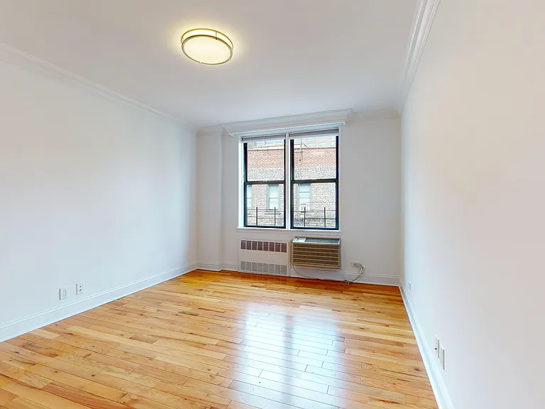 305 W 13th St #6N — Photo 9