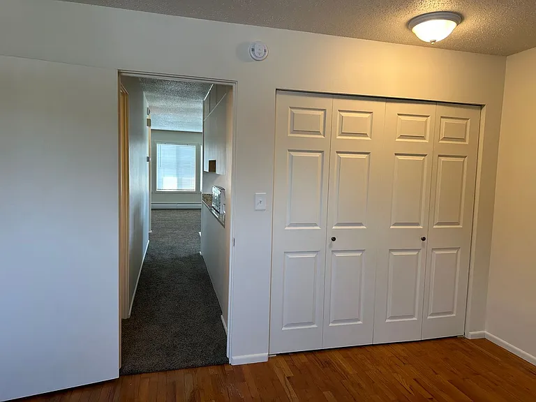 340 4th Ave E — Photo 8