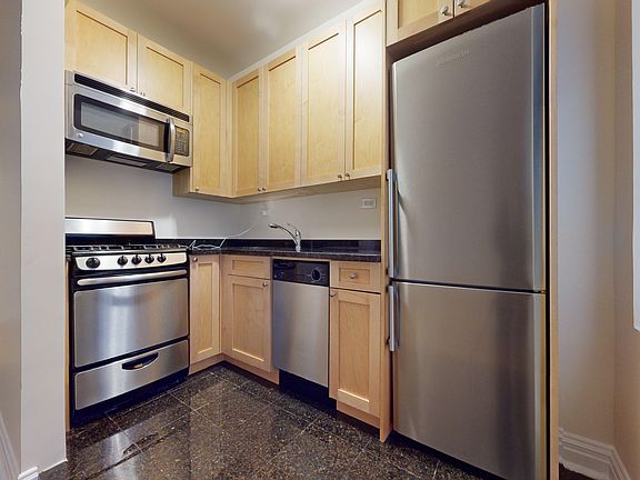 5th image of 141 E 56th St APT 3J
