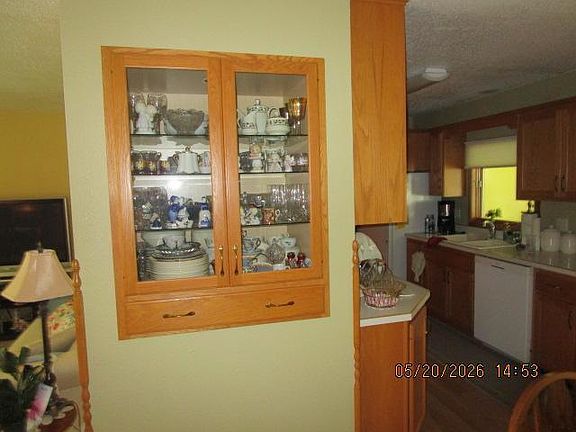 3rd image of 828 2nd St N