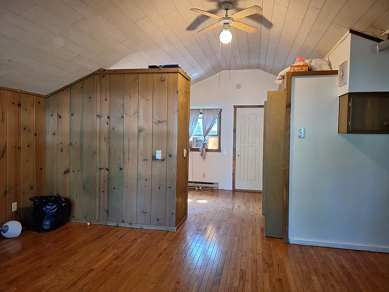 2404 Artist Ave — Photo 9