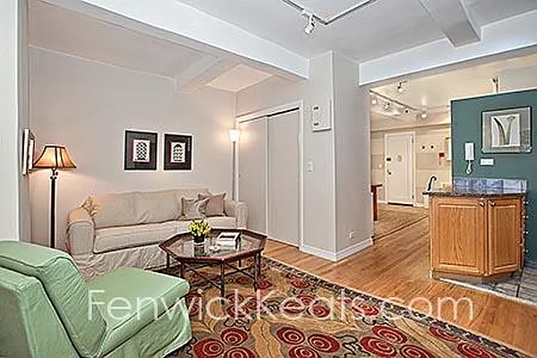 Sold by Fenwick Keats Real Estate | media 18