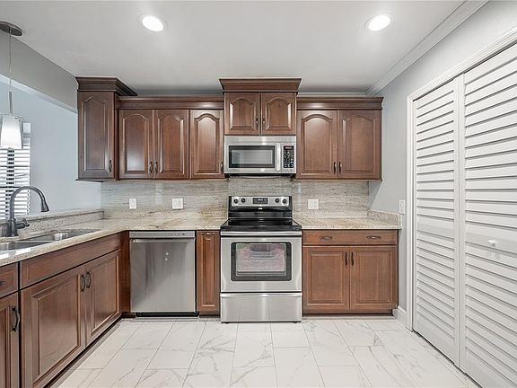 3rd image of 5100 Burchette Rd Unit 3903